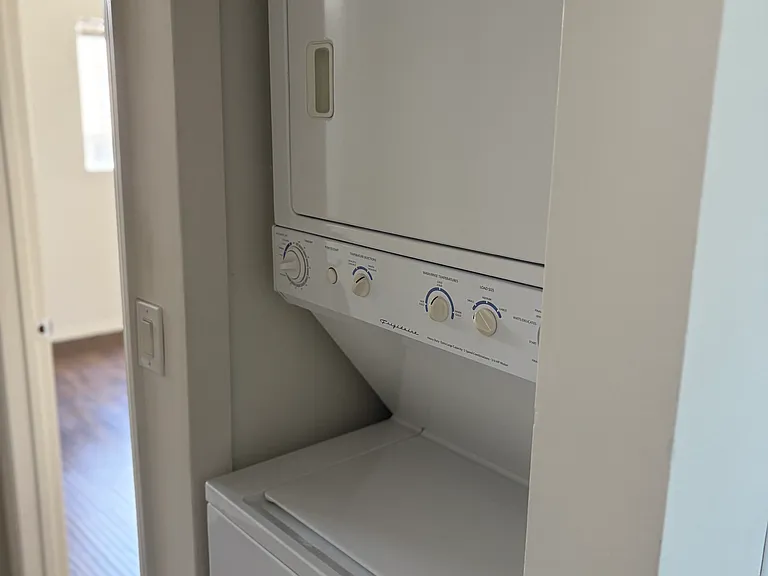 753 Wilcox Ave #7 — Photo 5