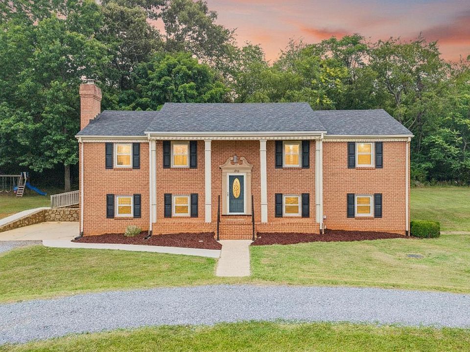 1st image of 300 Casaloma Dr