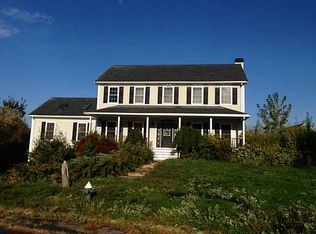 33 Derby Ln, Cranston, RI 02921