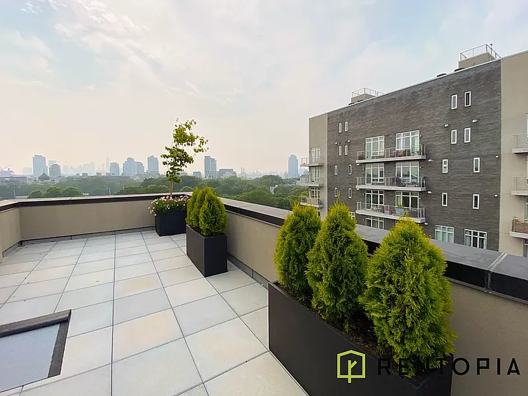 5 Withers St #4C — Photo 9