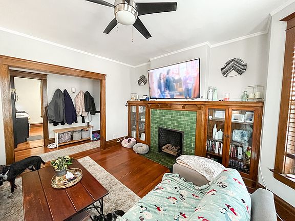 2nd image of 1544 N Lasalle St #1546-304