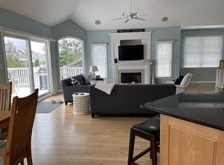 128 10th St, Avalon, NJ 08202