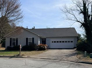 1950 Hawkcrest Ct, Winston Salem, NC 27127