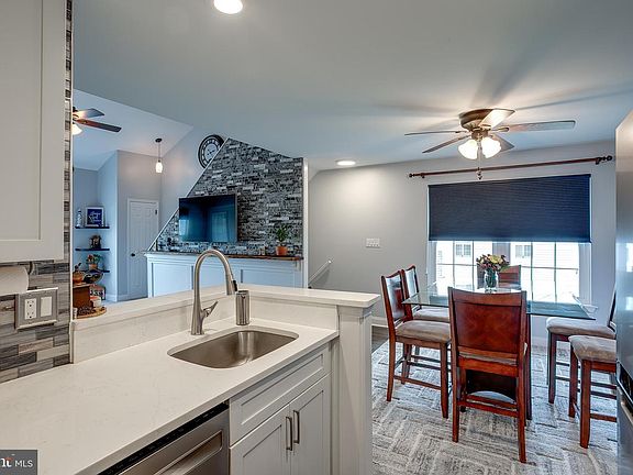 5th image of 302 Quail Rd