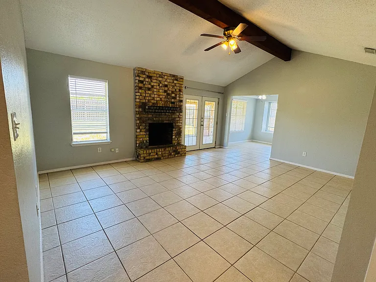 214 Portsmouth Dr — Photo 11