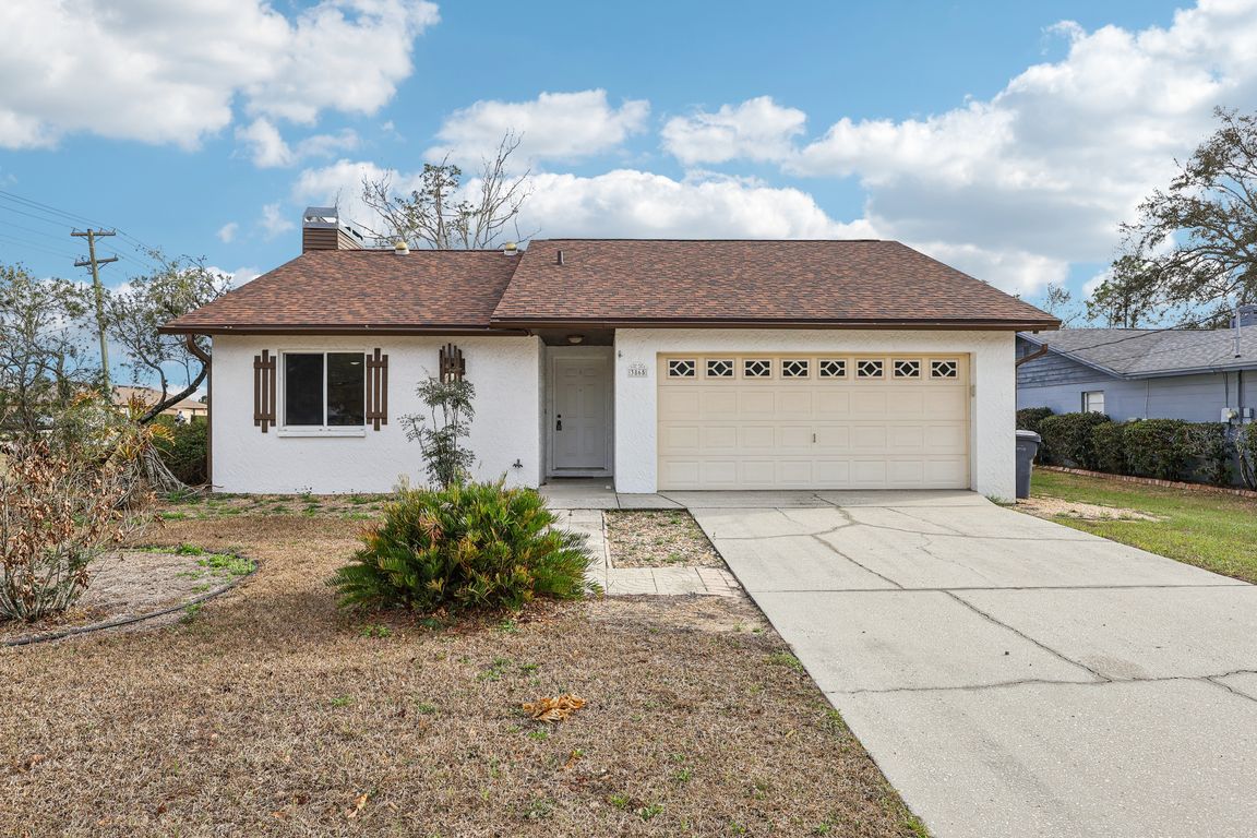 Dovehollow Dr-S0403-001.jpg