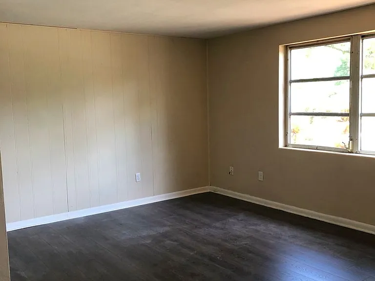 138 Homestead Ave — Photo 2