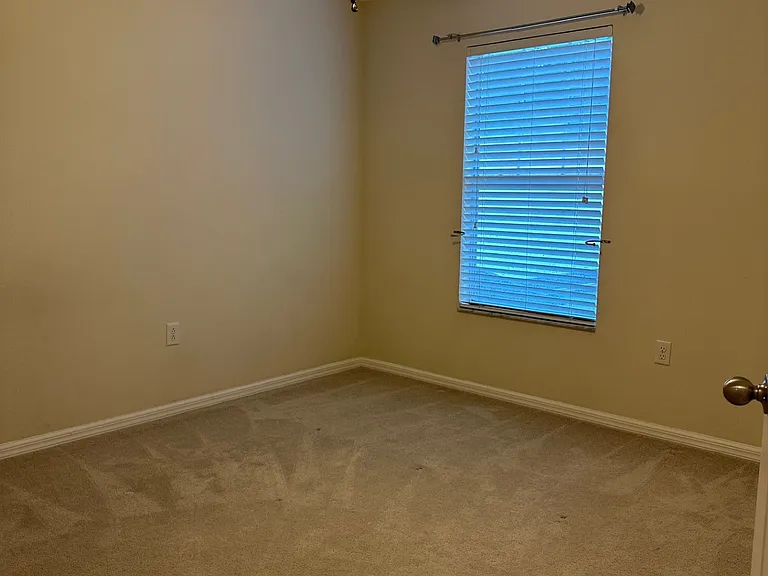 16008 Loneoak View Dr — Photo 2