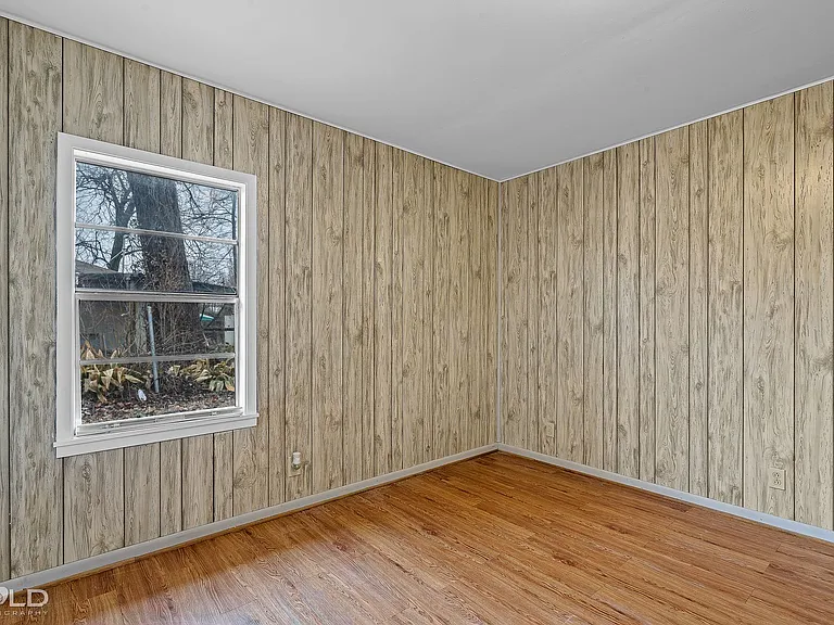 1005 Clarence St — Photo 19