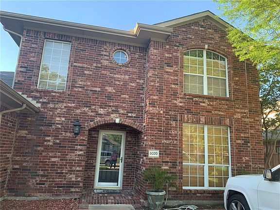 2nd image of 5020 Daisy Ct