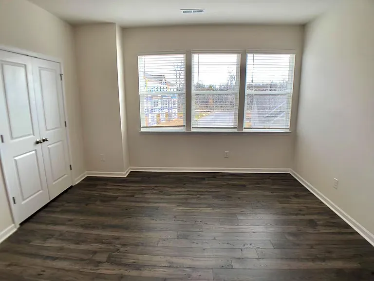 720 Dorset Stream Dr — Photo 8