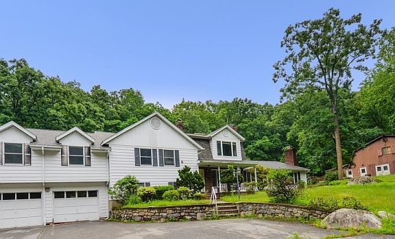 2nd image of 105 Ricker Dr