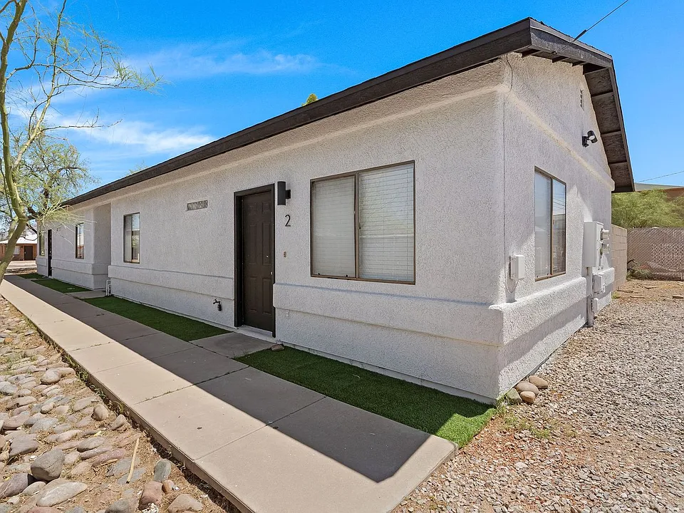 620 E Lester St #2