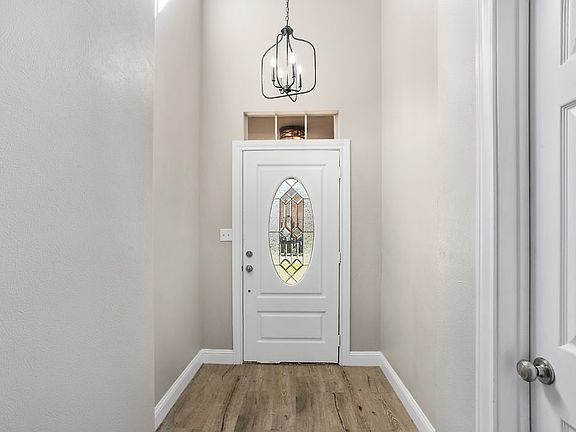 3rd image of 7810 Buttercup Ln