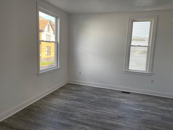 3rd image of 116 Laird St
