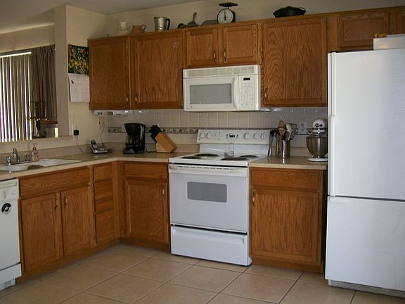 2nd image of 1696 N La Fresa Dr