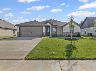 620 Jameson St, Springtown, TX 76082