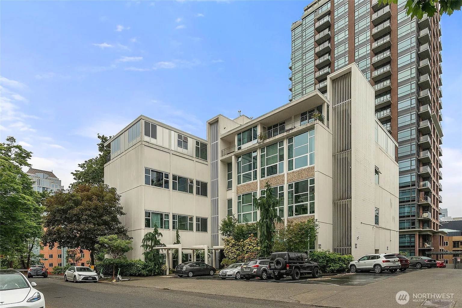 1000 Union Street #401 photo 1