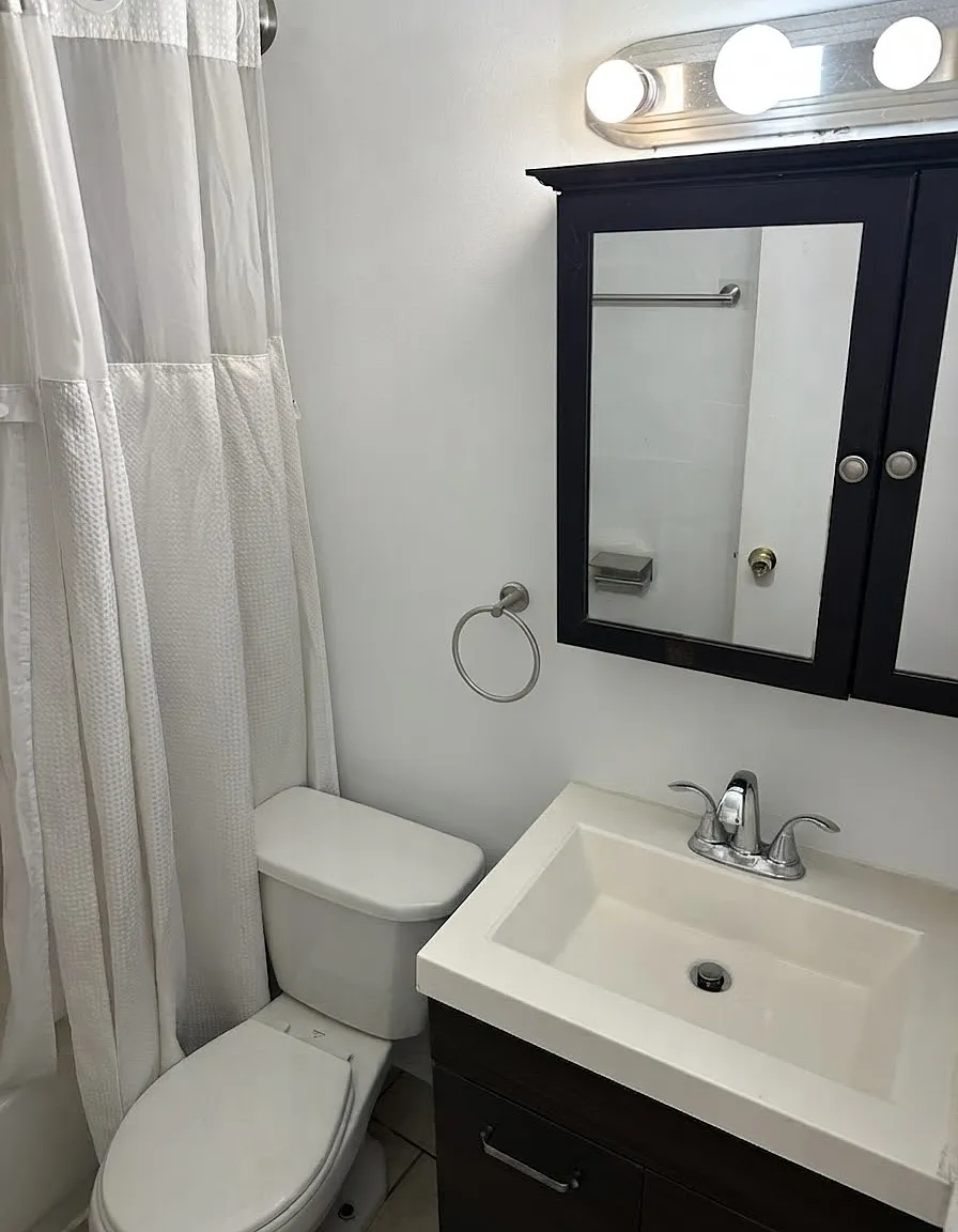 1 bed, $895 — Photo 1