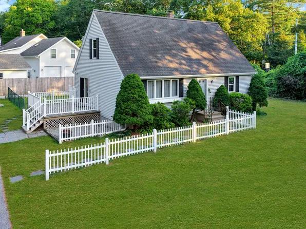 208 Winnapaug Rd, Westerly, RI 02891