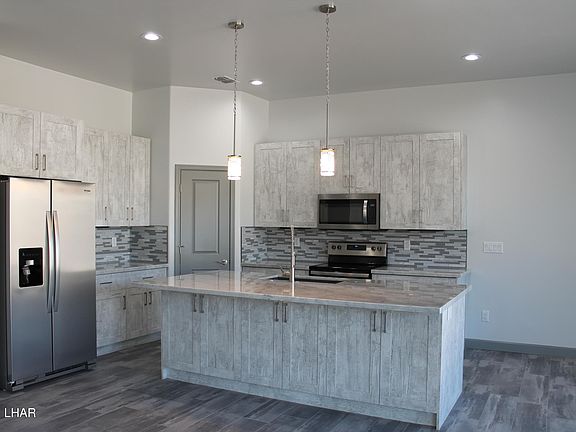 4th image of 24 Tiburon Ln