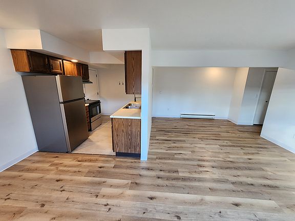 3rd image of 400 Fairbanks St #2C