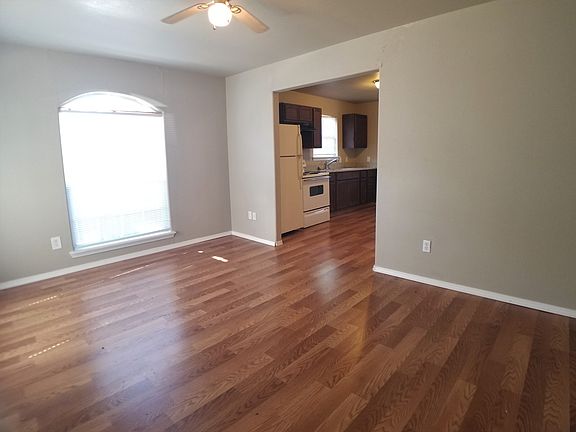 2nd image of 954 SW 40th St #A