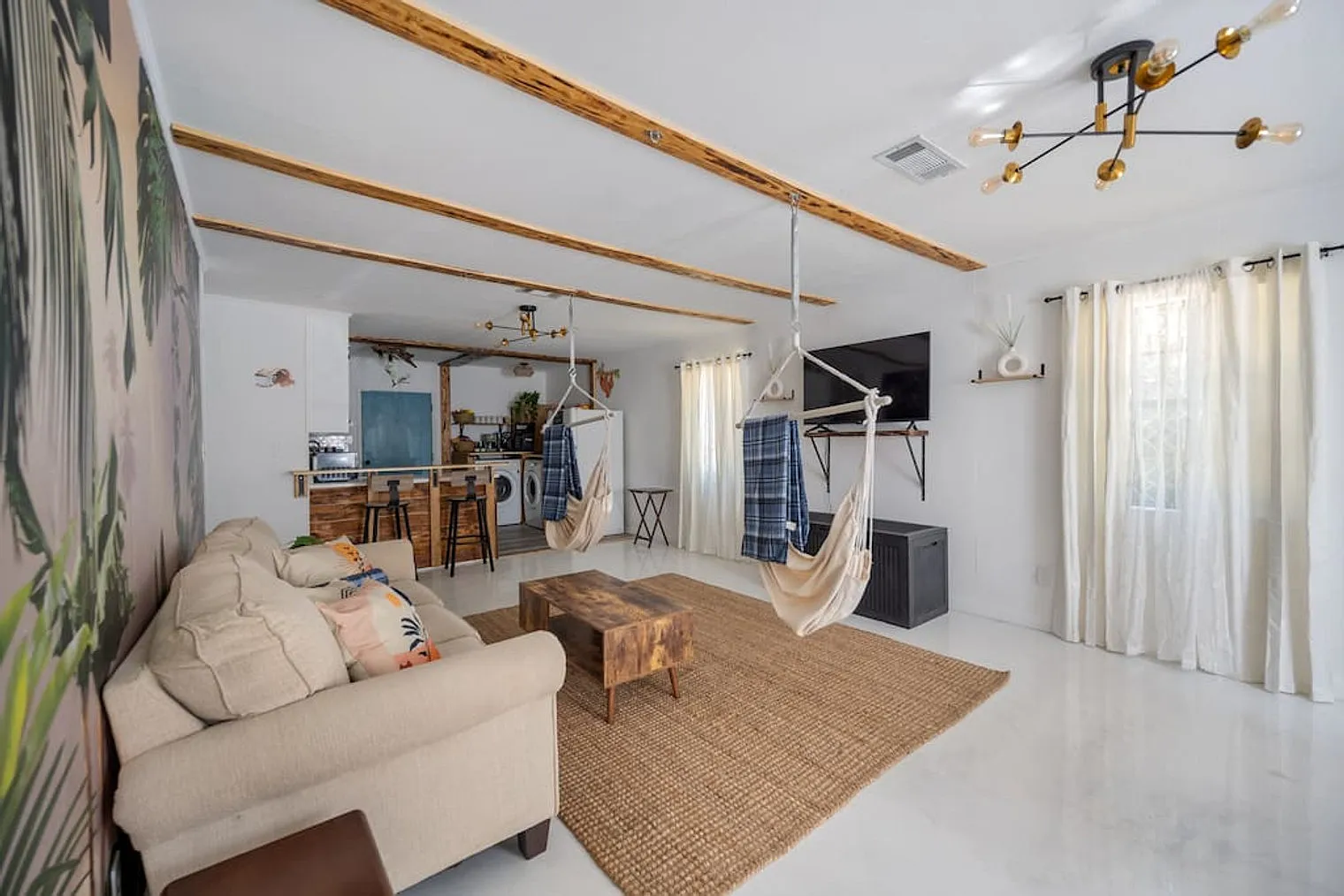 2 bed, 1.0 bath, 893 sqft, $3,849 — Photo 1