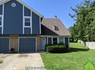 633 S Penrose Ln, Olathe, KS 66062