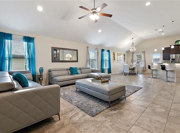 5th image of 185 Painted Desert Ln