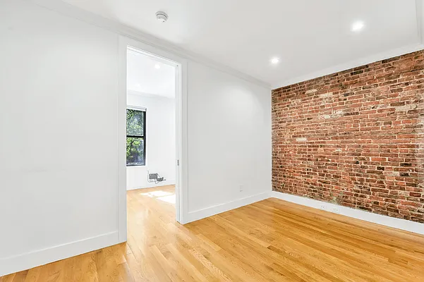 Rented by Nooklyn NYC LLC | media 11