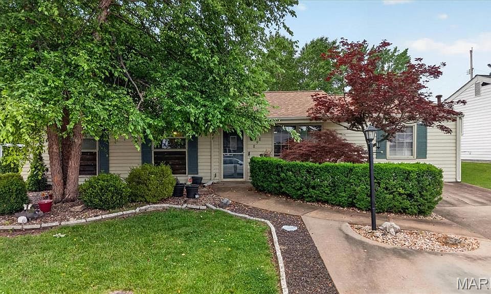 1st image of 858 Morningside Ln