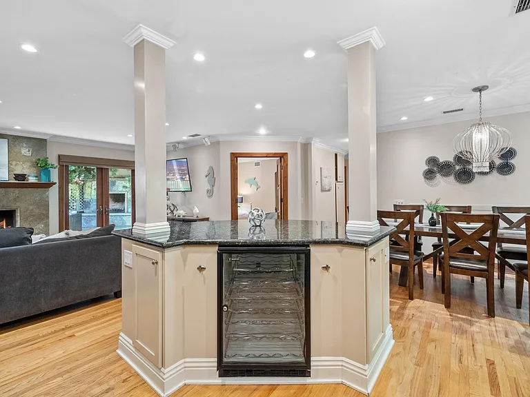 1542 Monmouth Dr — Photo 14