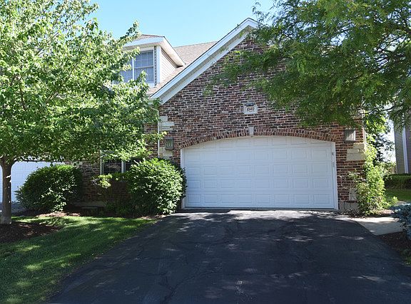 3rd image of 1040 W Bogey Ln