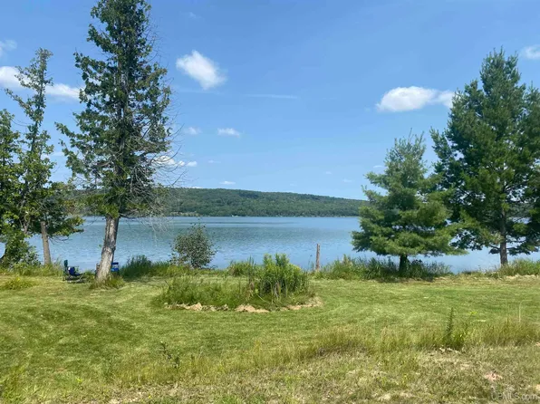 W8084 S Lake Antoine Rd, Iron Mountain, MI 49801