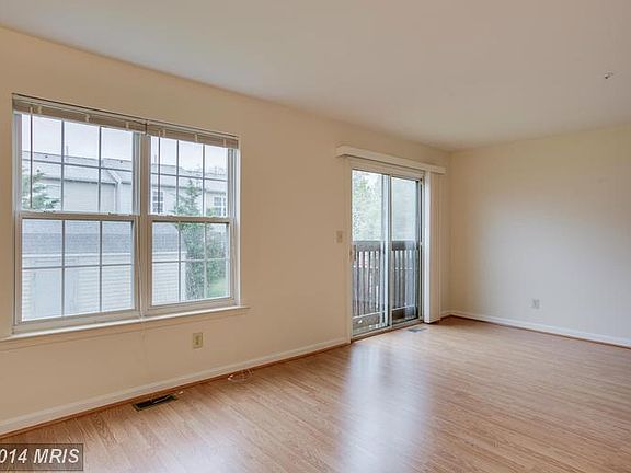 3rd image of 626 Annapolis Walk Dr