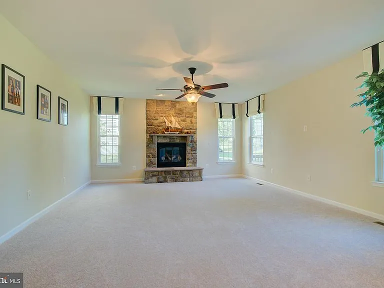 25291 Kilkeen Way — Photo 17