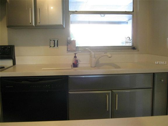 2nd image of 3218 Ramblewood Dr Unit 2-19