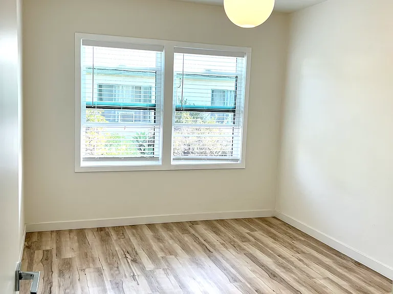 2206 Ocean Park Blvd #D — Photo 6