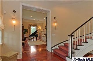 5th image of 4251 Commonwealth Ave