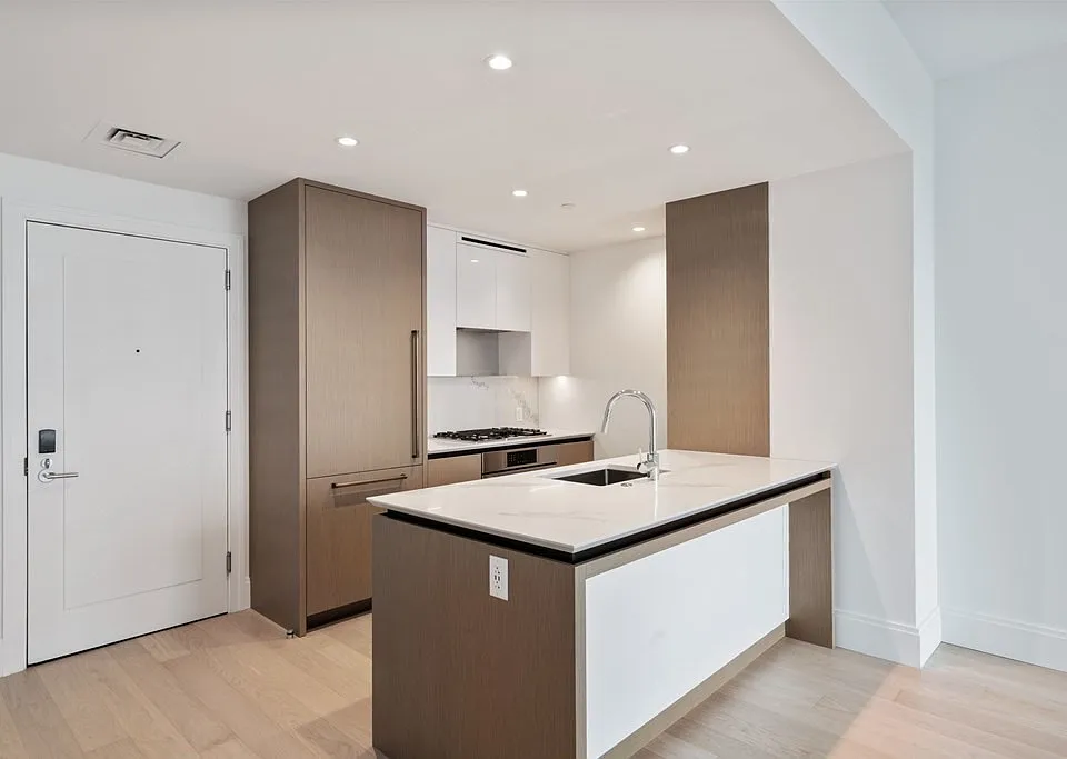380 Harrison Ave #1127