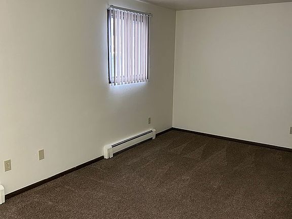 5th image of 551 S Main St #7