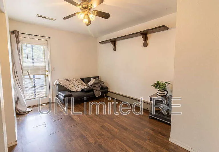 3565 N Manor Rd — Photo 17