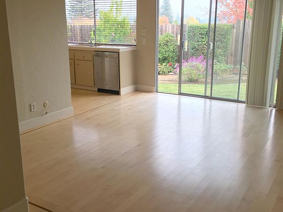4th image of 1104 Stonybrook Dr