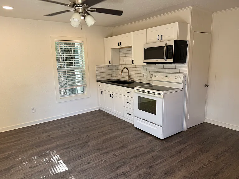 1305 Fannin St — Photo 2