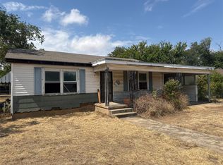 1305 W 11th St, Mc Gregor, TX 76657