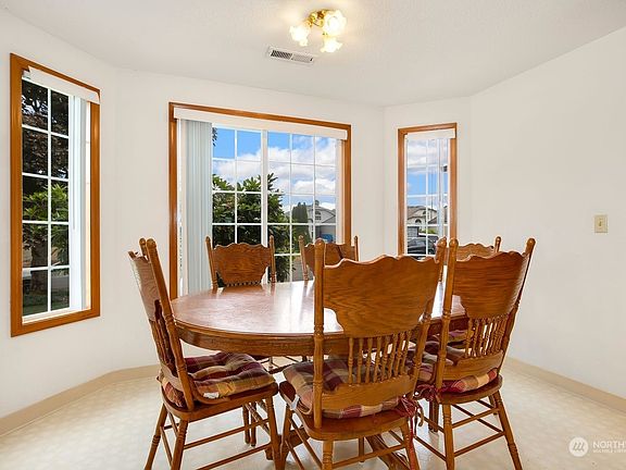 4th image of 4400 NE 161st Avenue