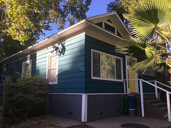 2nd image of 286 E 1st Ave