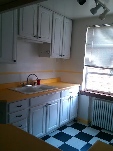 4 bed, 950 sqft, $750 — Photo 2