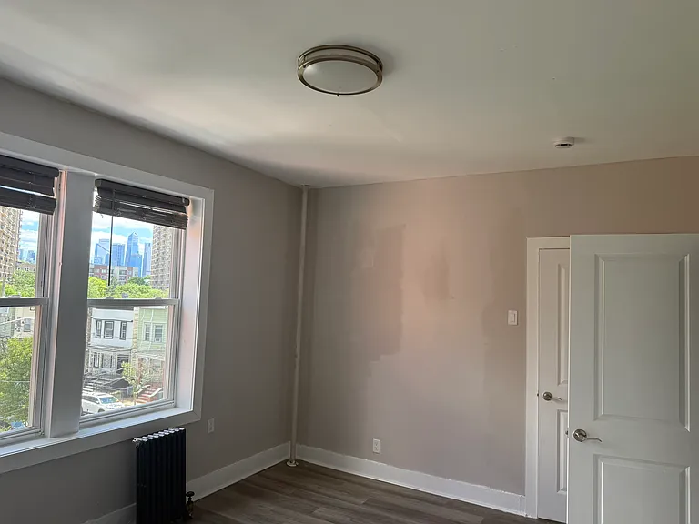 234 52nd St #2C — Photo 11